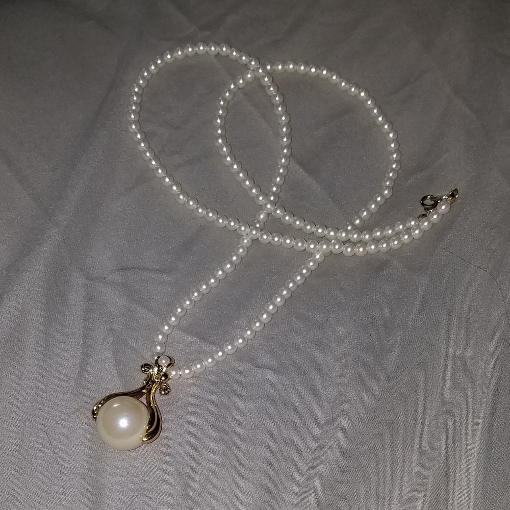Avon NR Necklace Vintage